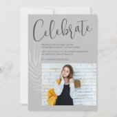 Moderner Grauer Foto Abschluss Einladung (Vorderseite)