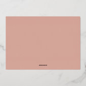 Moderner großer Schriftart auf Dusty Peach Save th Folieneinladung (Rückseite)