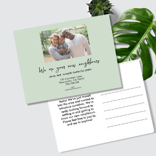 Moderner grüner Adresskartenwechsel - Wir haben un Ankündigungspostkarte