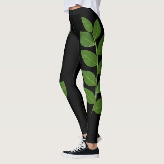 Moderner Grüner Laurel Verlasse auf Schwarz Leggings (Links)