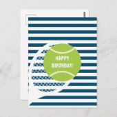Moderner grüner Tennisball gestreift Geburtstag Postkarte (Vorne/Hinten)