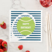 Moderner grüner Tennisball gestreift Geburtstag Serviette (Beispiel)