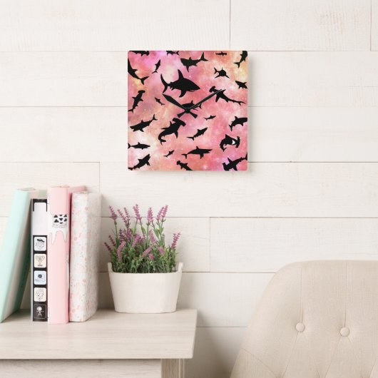 Moderner Hai-Kiefer unter der Meergalaxie Quadratische Wanduhr (Lesesaal)