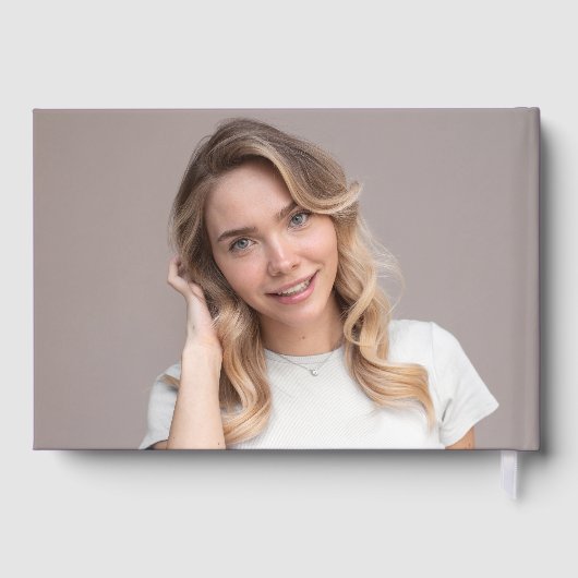 Moderner handgeschriebener Script Lila Foto Abschl Gästebuch (Rückseite)