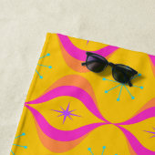 Moderner, heller rosa und gelber Spaß im Mittelalt Strandtuch (Beispiel)