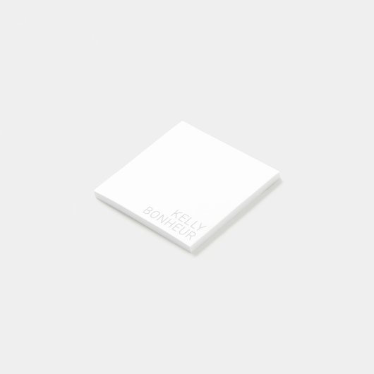 Moderner hellgrauer Name auf Weiß Post-it Klebezettel (angewinkelt)