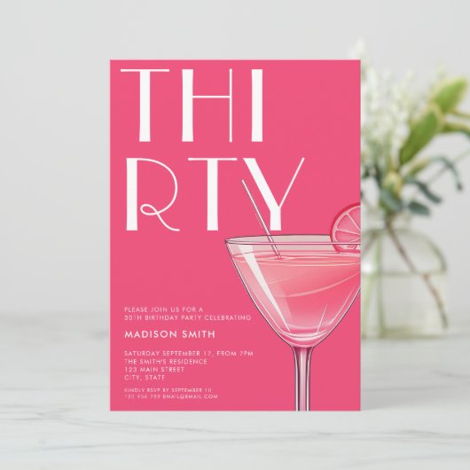 Moderner hellrosa Cocktail 30. Geburtstag Einladung (Stehend Vorderseite)