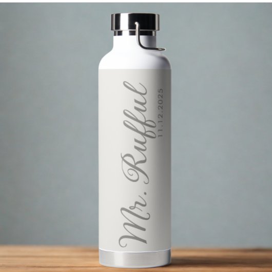 Moderner Hochzeitshöhenname Datum Orchester weißer Trinkflasche