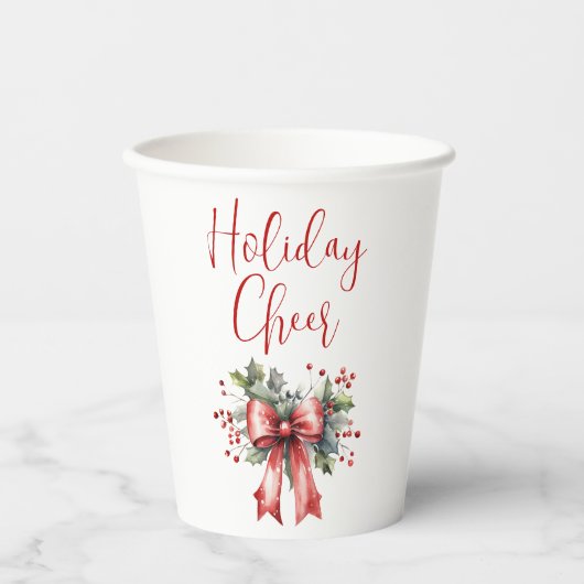 Moderner Holiday Cheer Script Red Bow Holly Pappbecher (Vorderseite)