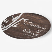 Moderner Individuelle Name und Datum Pappteller (Schrägansicht)