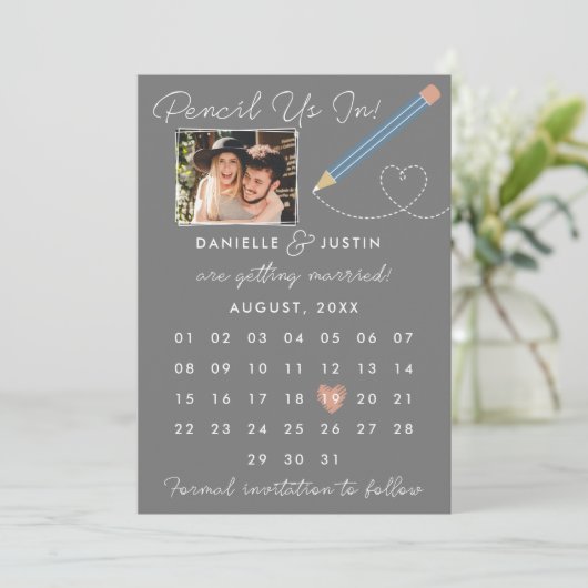 Moderner Kalender "Bleistift in" Save The Date (Stehend Vorderseite)