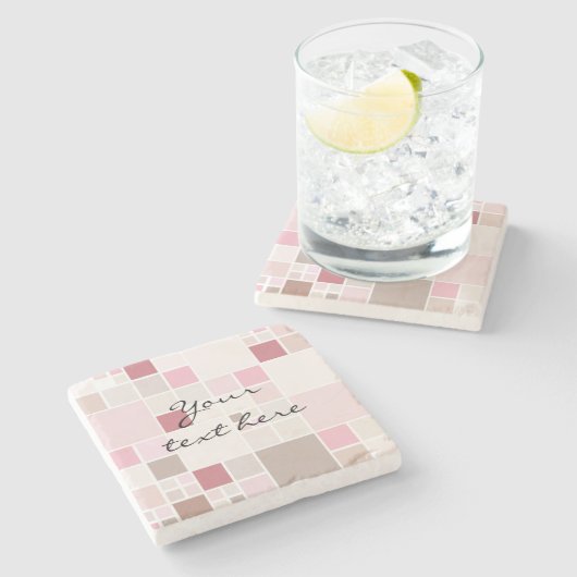 Moderner karierter pastellrosa Untersetzer (Seitenansicht)