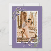 Moderner Lavendel | Monogramm-Foto-Hochzeit Einladung (Rückseite)