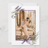 Moderner Lavendel | Monogramm-Foto-Hochzeit Einladung (Rückseite)