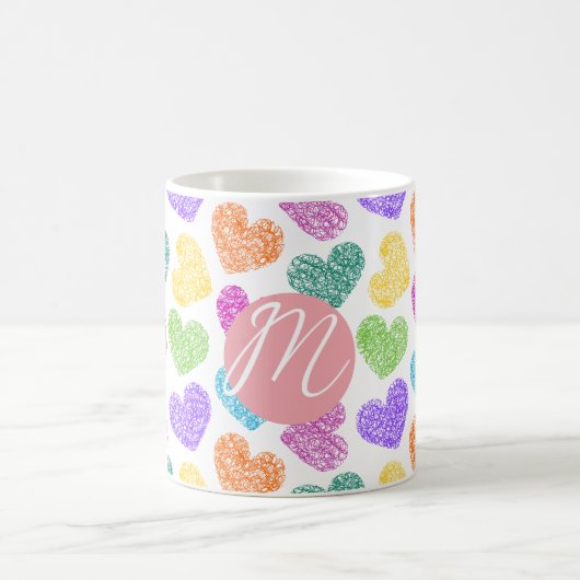 Moderner, lebendiger Regenbogen Doodle Hearts Mit  Kaffeetasse (Mittel)