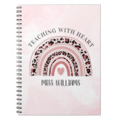 Moderner Lehrer mit Herz Boho Rainbow Notizblock (Vorderseite)