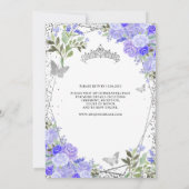 Moderner Lila Blumenglam Silver Tiara Quinceañera Einladung (Rückseite)