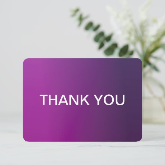 Moderner Lila Farbton Ombre & bearbeitbarer Weißte Dankeskarte (Stehend Vorderseite)