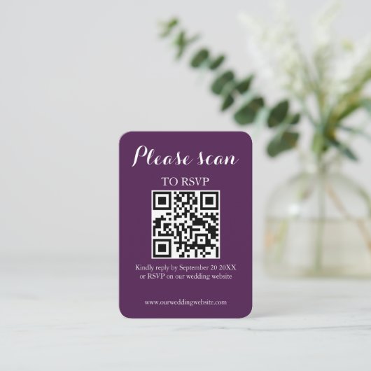 Moderner Lila QR Code & UAWG Wedding Begleitkarte (Stehend Vorderseite)