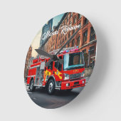 Moderner Lkw in der Stadt Runde Wanduhr (Winkel)