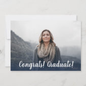 Moderner marineblauer Abschluss mit minimalistisch Einladung (Rückseite)