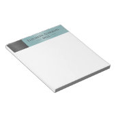 Moderner Metallname mit Monogramm und Bürstenfinis Notizblock (angewinkelt)