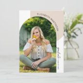 Moderner Minimal Arch 2 Foto Tan Abschluss Einladung (Stehend Vorderseite)