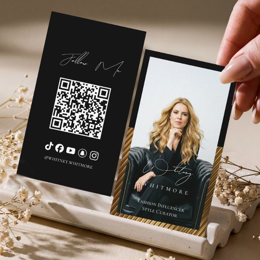 Moderner Minimal Luxus Social Influencer QR Code Visitenkarte