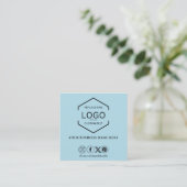 Moderner Minimal Social Media QR Code Light Blue Quadratische Visitenkarte (Stehend Vorderseite)