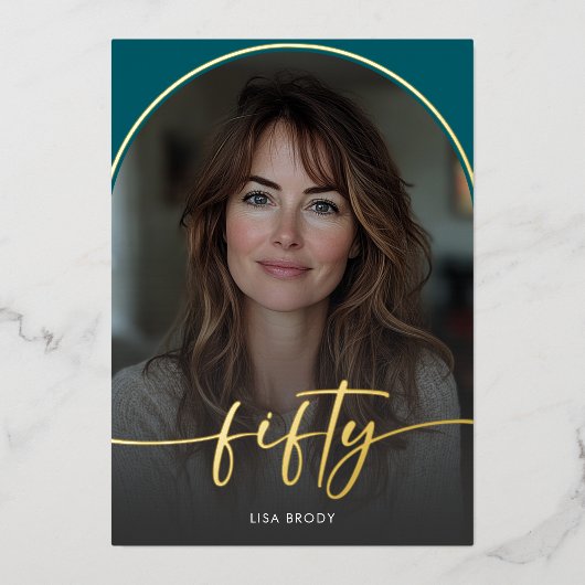 Moderner Minimaler Aquamariner Bogen Fünfzigjährig Folieneinladung (Vorderseite)