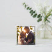 Moderner Minimaler einfacher Foto-Fotograf Clean Quadratische Visitenkarte (Stehend Vorderseite)