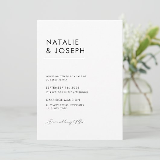 Moderner minimaler QR-Code in einer Hochzeit Einladung (Stehend Vorderseite)