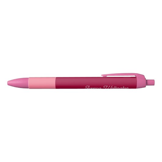 Moderner Minimaler Script Hot Pink Girly Name Kugelschreiber (Oberseite)