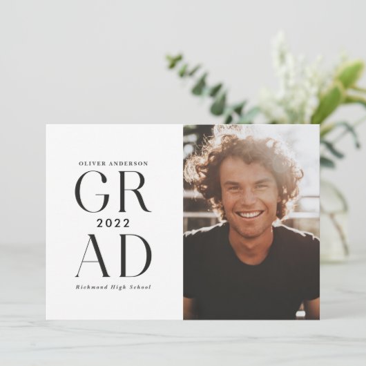 Moderner minimaler typografischer Foto Abschluss s Einladung (Stehend Vorderseite)