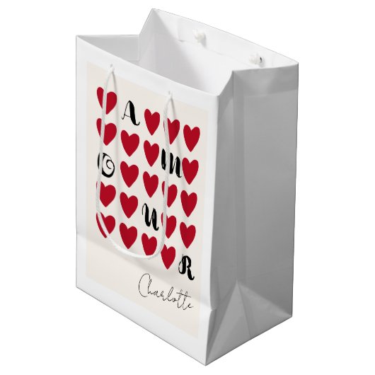 Moderner Minimalistischer Amour Heart Valentine's Mittlere Geschenktüte (Vorderseite Schrägansicht)