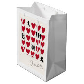 Moderner Minimalistischer Amour Heart Valentine's Mittlere Geschenktüte (Rückseite Schrägansicht)