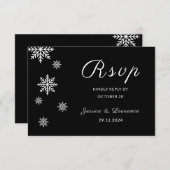 Moderner Minimalistischer Black Winter Wedding QR RSVP Karte (Vorne/Hinten)