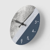 Moderner, minimalistischer, blau-grauer Silberbloc Runde Wanduhr (Winkel)