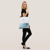 Moderner Minimalistischer Blauer Wasserfarben Tasche (Am Model)
