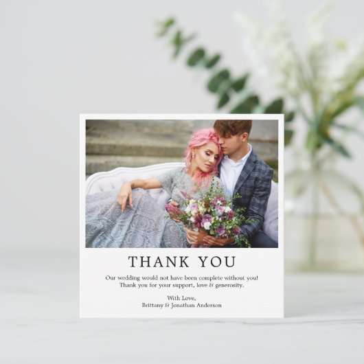 Moderner Minimalistischer Einfaches Hochzeitsplatz Dankeskarte (Stehend Vorderseite)