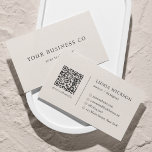 Moderner Minimalistischer, eleganter Beige QR-Code Visitenkarte<br><div class="desc">Mit diesem eleganten und beruflichen Visitenkarten-Design machen Sie einen bleibenden Eindruck. Mit einem sauberen, minimalistischen Layout mit einer sanften neutralen Farbpalette ist dieses Design perfekt für Unternehmer, Kreative und Profis, die eine raffinierte und moderne Ästhetik suchen. Die stilvolle Typografie und die subtilen Details schaffen ein ausgeklügeltes Aussehen, während ein dedizierter...</div>