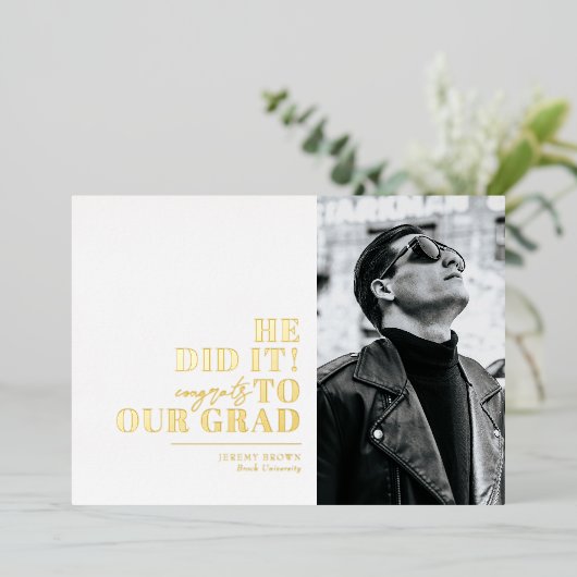 Moderner Minimalistischer horizontaler Abschluss m Folieneinladung (Stehend vorne)