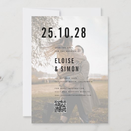 Moderner Minimalistischer QR-Code für Monogramm-Fo Save The Date (Vorderseite)