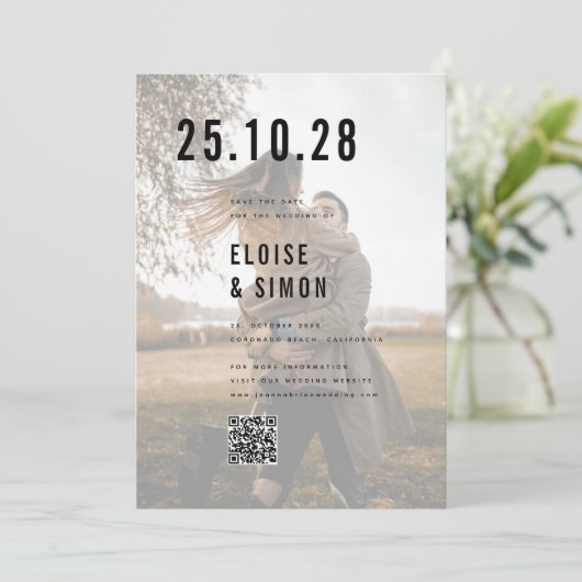 Moderner Minimalistischer QR-Code für Monogramm-Fo Save The Date (Stehend Vorderseite)