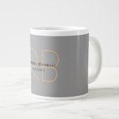 Moderner Minimalistischer Schlichter Monogram-Mana Jumbo-Tasse (Vorderseite Rechts)