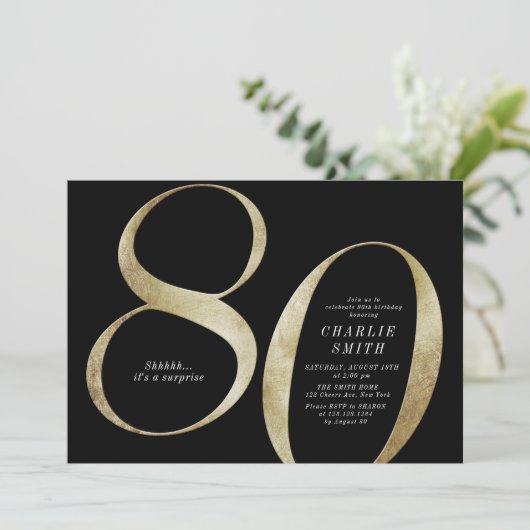 Moderner minimalistischer Schwarz und Gold 80. Geb Einladung (Stehend Vorderseite)