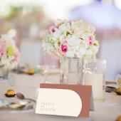 Moderner Minimalistischer Terracotta Arch Wedding  Platzkarte
