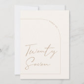 Moderner Minimalistischer Tisch siebenundzwanzig T Einladung (Vorderseite)