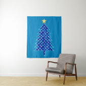 Moderner Minimalistischer Weihnachtsbaum mit blaue Wandteppich (Beispiel)