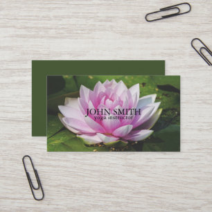 Moderner minimalistischer weißer roter Lotus-Yoga- Visitenkarte